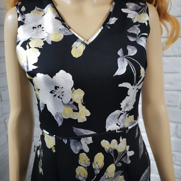 Kate-Lily Ladies V-neck Size 4 Fitted Sleeveless Dress - Picture 4 of 8